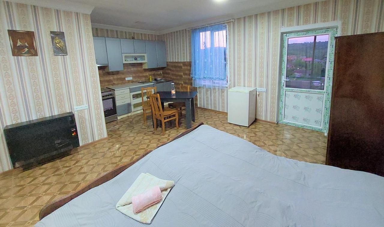 Apartment Beso Kutaisi Eksteriør bilde
