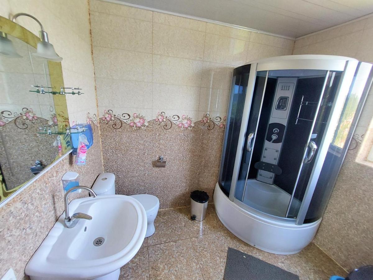 Apartment Beso Kutaisi Eksteriør bilde